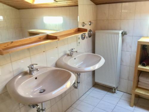 Ferienwohnung Doris Strodl 1.1km von Weißensee entfernt