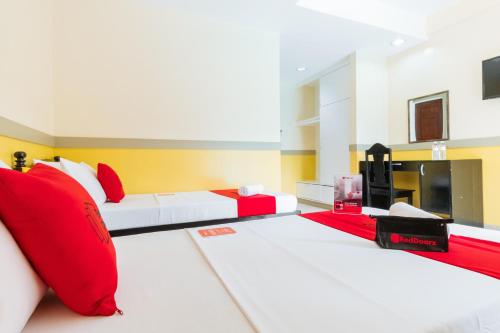 Twin Room room in RedDoorz Premium @ Gabinete Road Palawan