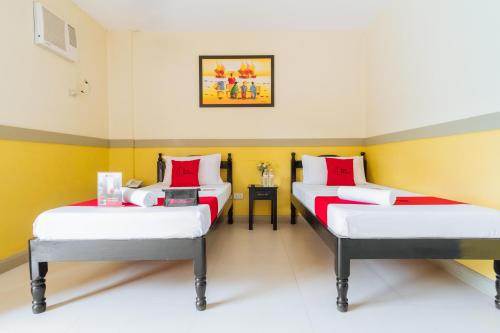 Twin Room image 8