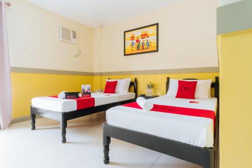 Twin Room image 7