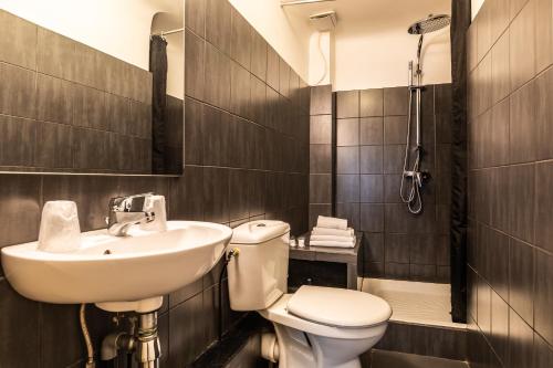 Hotel Le Port Neuf - image 5