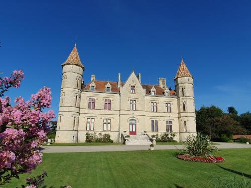 Chateau Moncassin