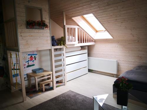 1 double bed, 1 twin bed