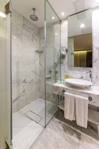 215422612 Hotel Saint Sophia