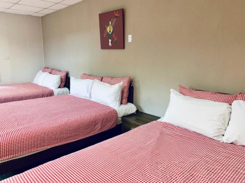 3 double beds