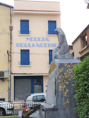 Modern Boulangerie, spacious village house