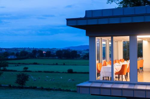 Killeavy Castle Estate in นิวคาสเซิล