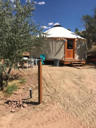 Escalante Yurts - Luxury Lodging