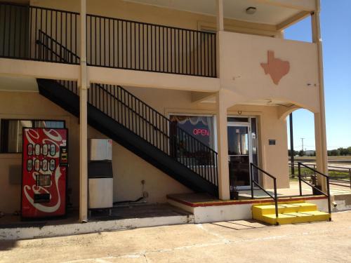 ทางเข้า, Texas Inn Waxahachie in วาซาฮาชี (TX)