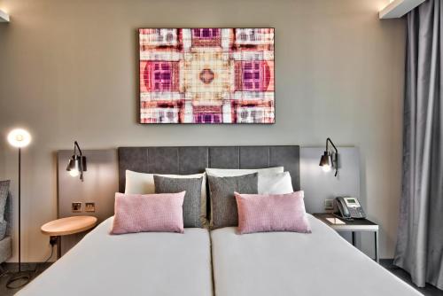 Deluxe Triple Room image 8