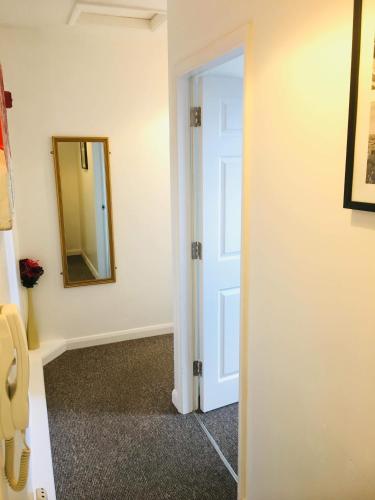 Uttoxeter Apartments - image 6