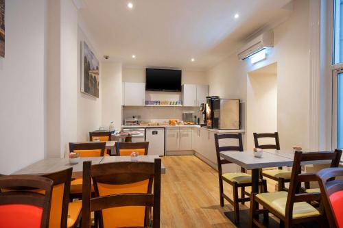 Comfort Inn Hyde Park - image 9