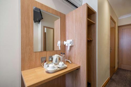 Comfort Inn Hyde Park - image 8