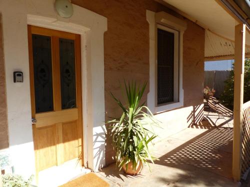3 bedrooms, 6 beds