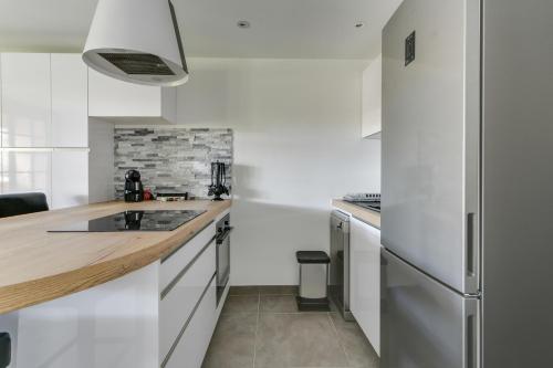 Kitchen, LE HAMEAU DES PINS in Boulouris