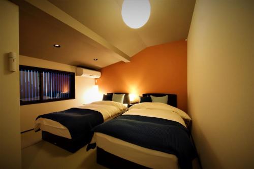 Two-Bedroom House image 4