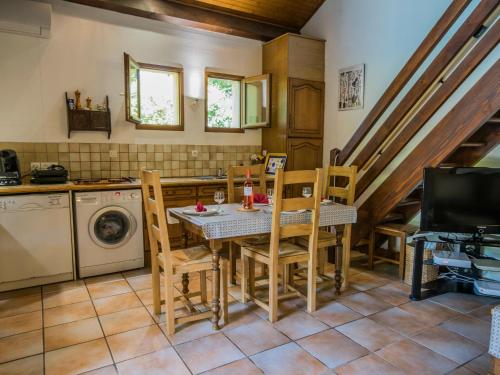 Cosy gite with private pool in beautiful surroundings