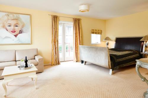 Suite, luxury