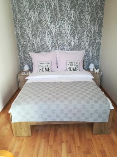 3 queen beds