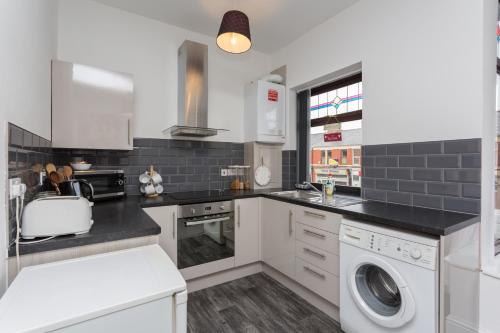 Preston Blackpool Road Apartment - Sleeps 6 - Ideal Location, Preston, Lancashire