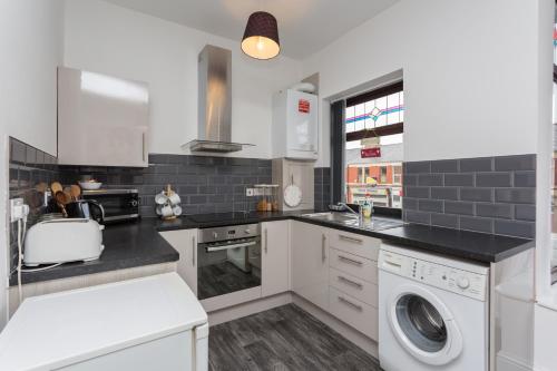 Preston Blackpool Road Apartment - Sleeps 6 - Ideal Location, , Lancashire