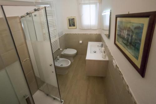 Bathroom, ALL'ANTICO CAMPANILE in Rovigo