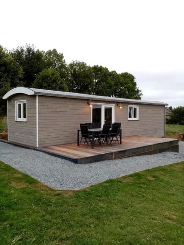 La Roulotte Julyana gîte à louer Salmchâteau