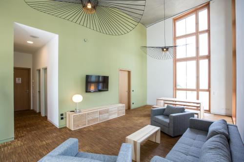 2 bedrooms, 4 beds