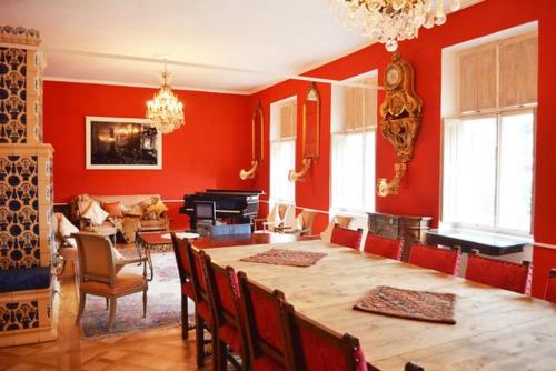 Flanderhof Manor in Nucet