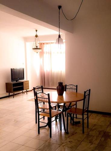 . Fully equipped 3-bedroom Apt in downtown Praia