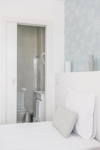 4U Lisbon Suites & Guesthouse VII Airport - image 2