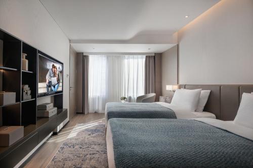 Deluxe Twin One-Bedroom Apartment image 6