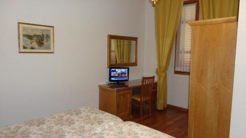 2 twin beds