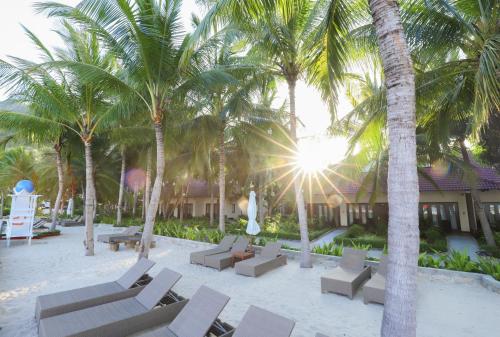 Beach, Diamond Bay Resort & Spa in Phuoc Ha