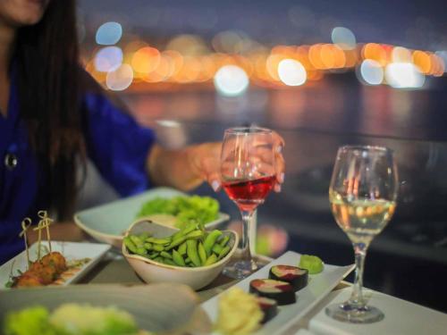 Mövenpick Hotel Beirut Mövenpick Hotel Beirut