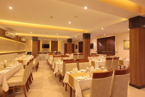 Restorāns, Hotel Archana in Payyanur