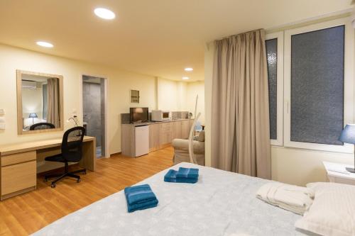 Athens Kyniska Studio - image 2