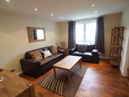 Luxury Two-Bedroom Apartment - Millburn Street