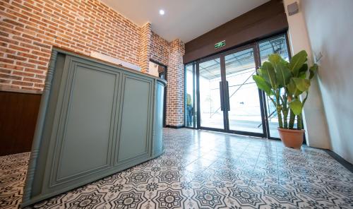 Entrance, Carnarvon Suites in Penang