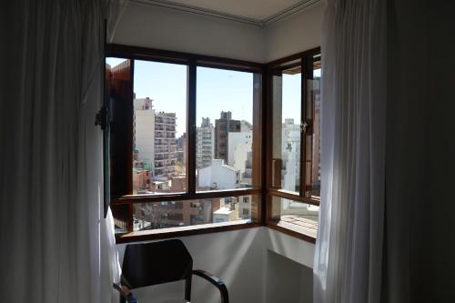 Superior Twin Room image 6