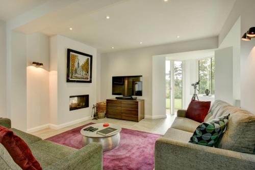 Owlscombe - image 7