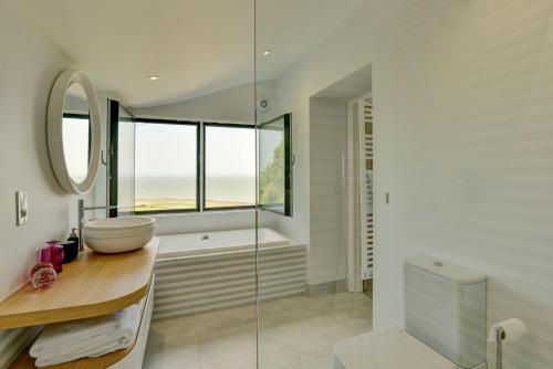 Owlscombe - image 3