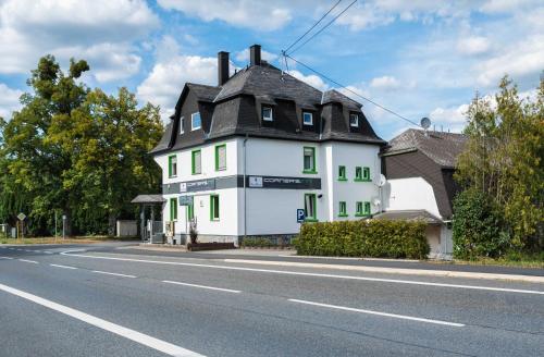 . CORNER S INN Hotel Pension Gästehaus Hostel