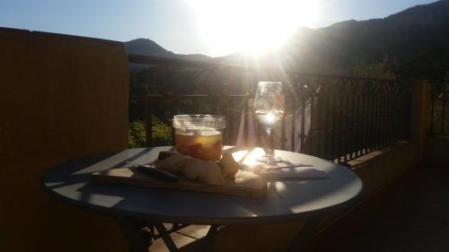 ระเบียง/ชานเรือน, BIENVENUE in ลา วาเลต-ดู-วาร์