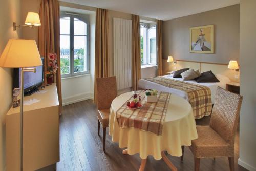 Instalaciones, HOTEL CERISE - LES SOURCES Luxeuil-les-Bains in Luxeuil-les-Bains