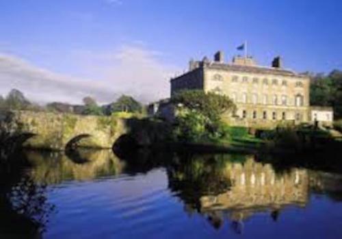 Modern Six Bedroom House Westport in Knockranny