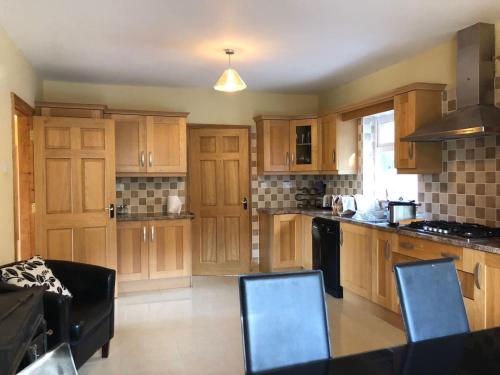 Modern Six Bedroom House Westport in Knockranny