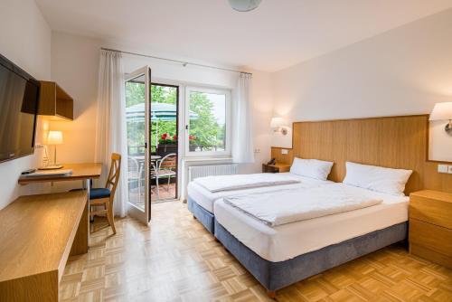 1 queen bed