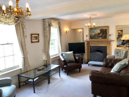Lansdown Slope Townhouse - Elegant 4 Bedrooms near Assembly Rooms - image 12