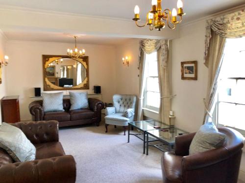 Picture of Lansdown Slope Townhouse - Elegant 4 Bedrooms Near Assembly Rooms